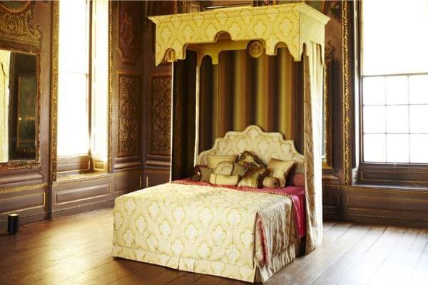 Savoir Beds’ Exquisite Royal State Bed Frame