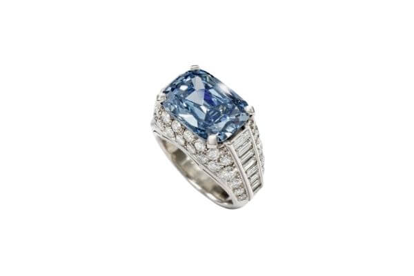 ‘Trombino’ blue diamond engagement ring